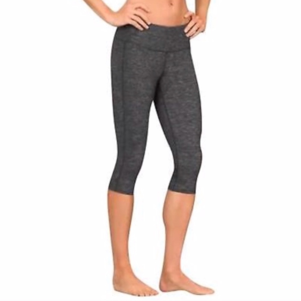 Athleta Chaturanga Crop Capri Leggings